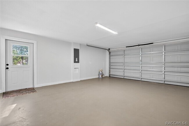 Building Photo - 618 Spruce St