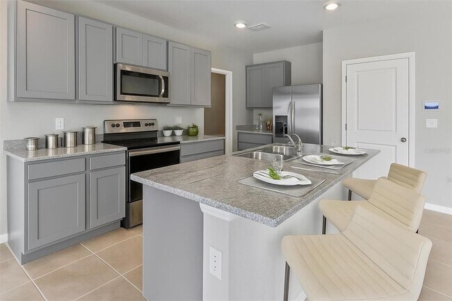 Building Photo - 16632 Mosaic Oar Dr
