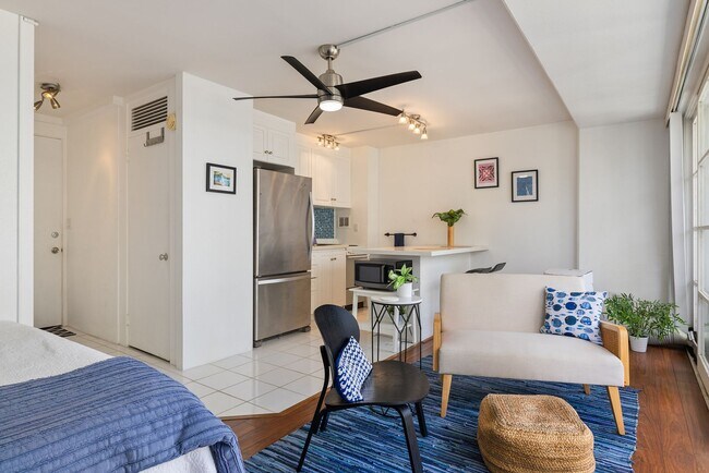 Building Photo - Fully Furnished beautiful Studio- ALL util...