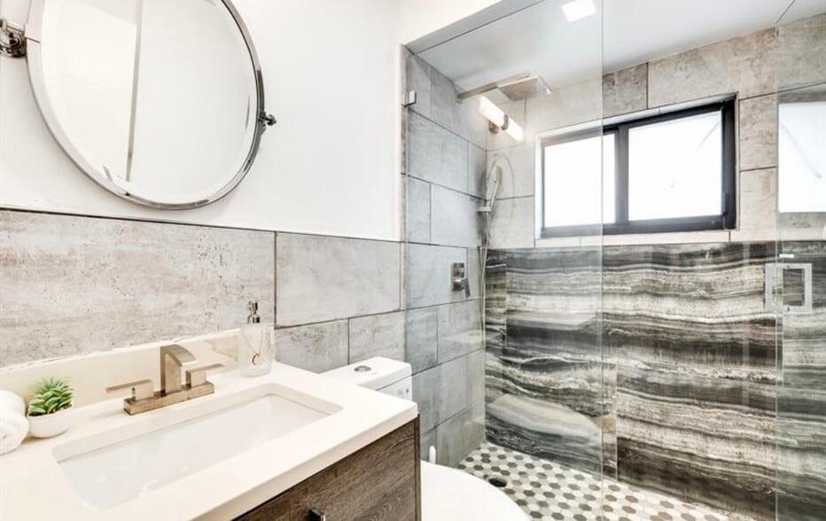Building Photo - 168 NW 53rd St