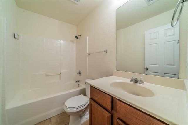Building Photo - 1205 N Rhea Dr