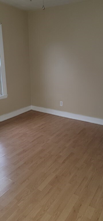 Building Photo - 52 Sycamore St