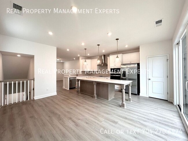 Building Photo - 15328 Ballancroft Pkwy