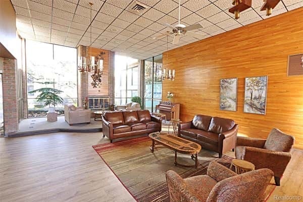 Building Photo - 18411 University Park Dr