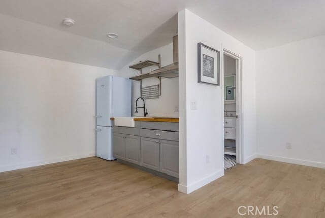 Building Photo - 554 S Lemon St