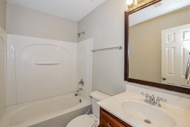 Building Photo - 1813 Cherry Creek Dr