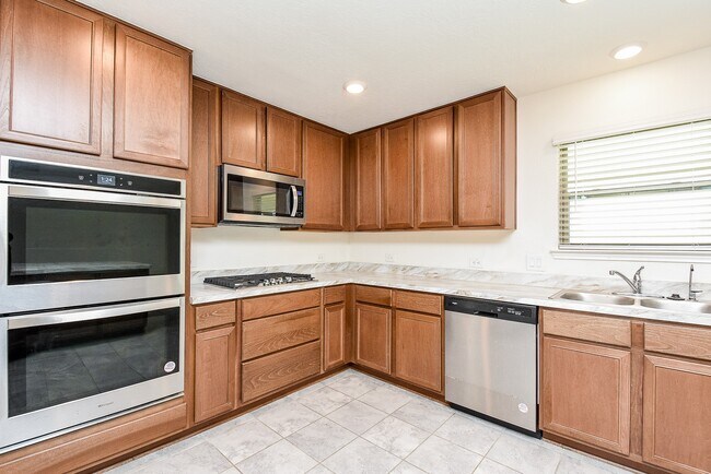 Building Photo - 15102 Darbydale Dr
