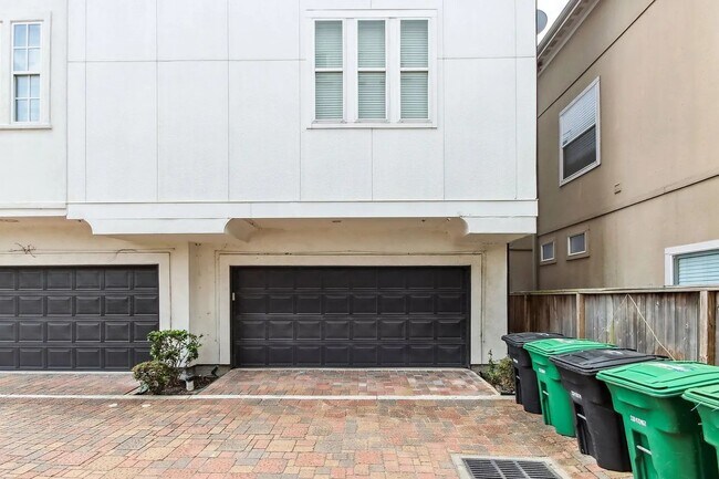 Building Photo - 2607 Cohn St