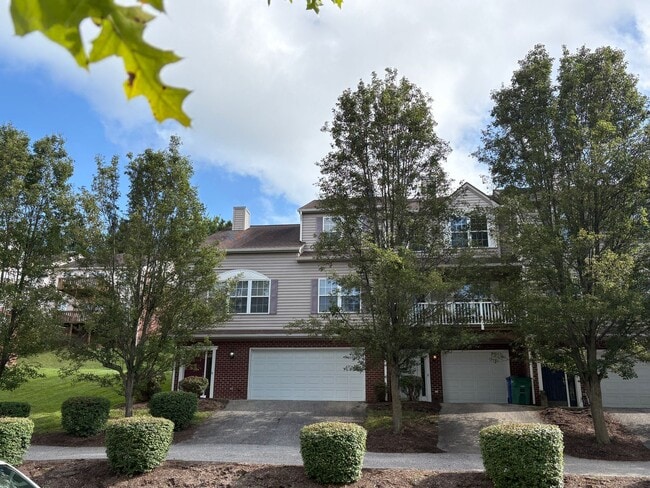 Building Photo - 630 Oak Tree Blvd NW