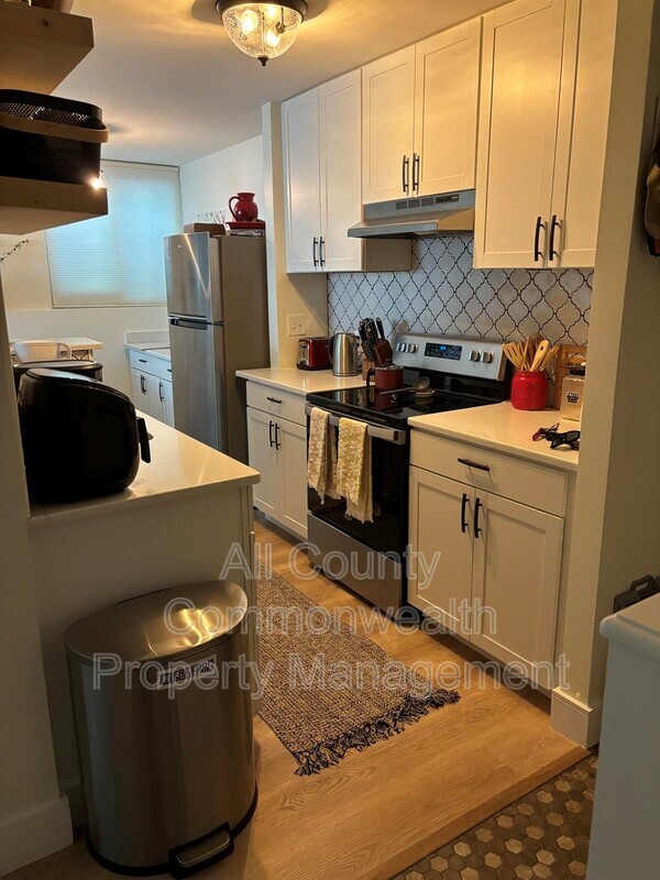 Primary Photo - 101 Waite St