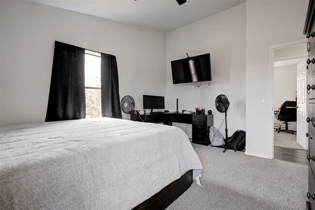 Building Photo - 2820 Dalewood Pl