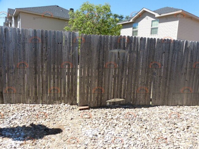 Building Photo - 301 Starlite Dr