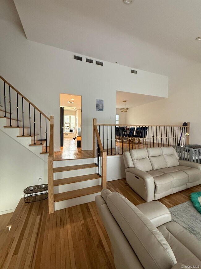 Building Photo - 23 Geoffrey Ln