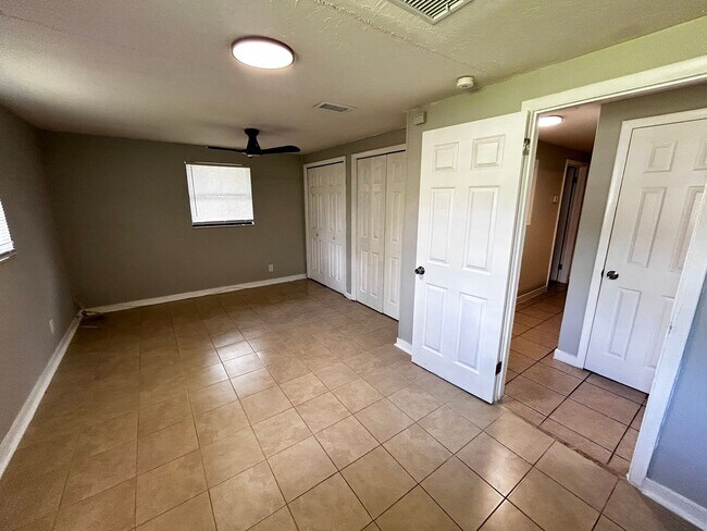 Building Photo - Charming, Newly Renovated 3-Bedroom Home w...