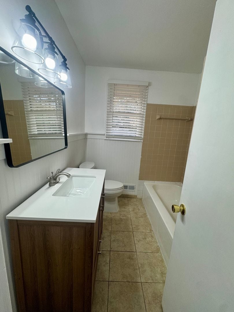 Building Photo - 2522 Stonehenge Dr