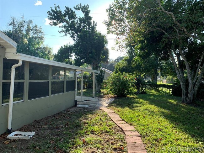 Building Photo - 3404 Juniper Dr