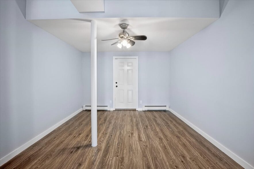 Building Photo - 727 Warburton Ave