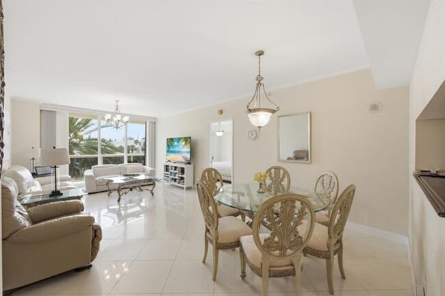 Building Photo - 9595 Collins Ave