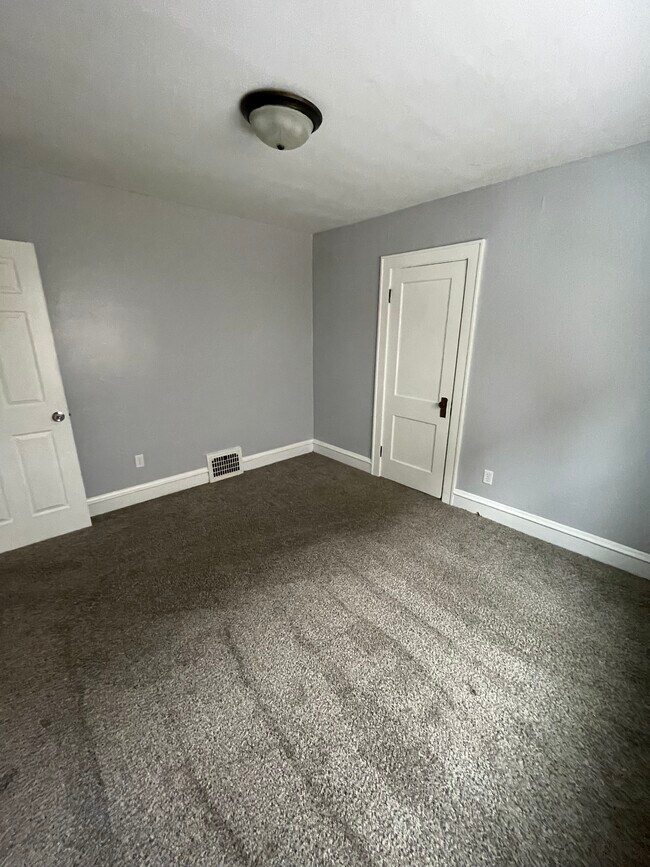 Building Photo - 2354 N 54th St