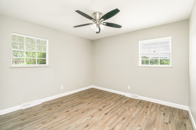 Building Photo - 206 Bowers Cir