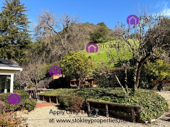 Building Photo - 1130 Laurel Dr