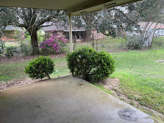 Building Photo - Portland Townhomes