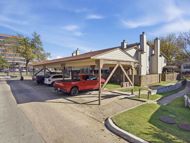 Building Photo - Move-in ready 2-bed, 2-bath condo in the d...