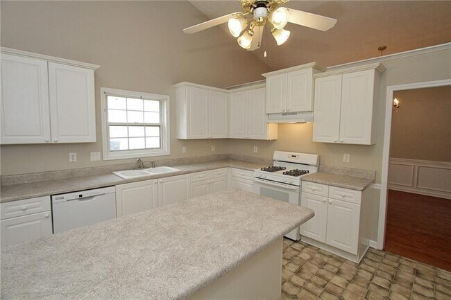 Building Photo - 1490 Creek Pointe Cir
