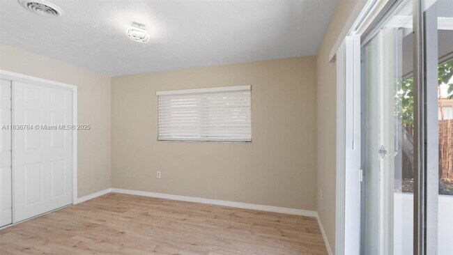 Building Photo - 7211 Shalimar St