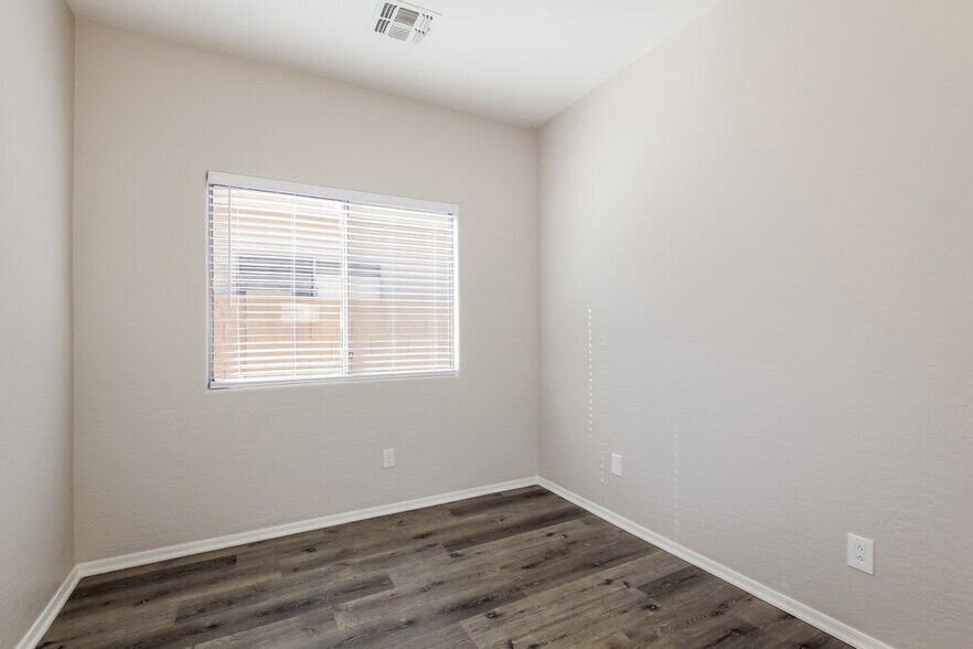 Building Photo - 13006 W Aster Dr
