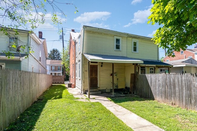 Building Photo - 2 bedroom home in Carlisle!