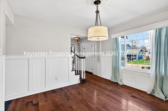 Building Photo - Spacious 4BR Home with Finished Basement in St. Peters