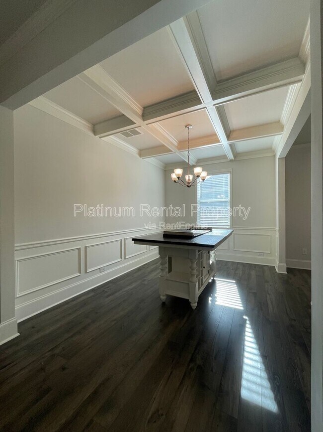 Building Photo - 1616 Chancery Ln