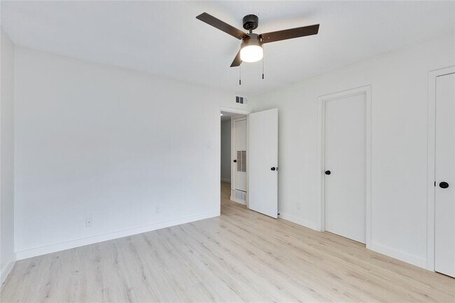 Building Photo - 2314 Greenfield Pkwy