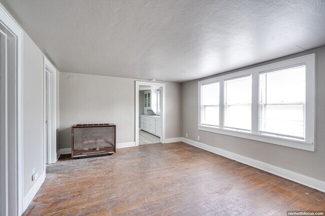 Building Photo - 848 Howard St