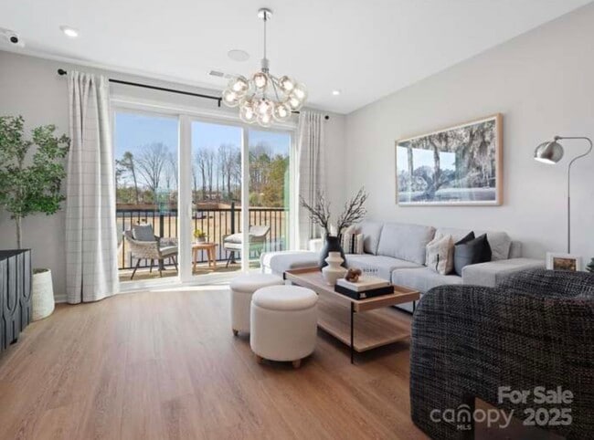 Building Photo - 5624 Kingspan Dr