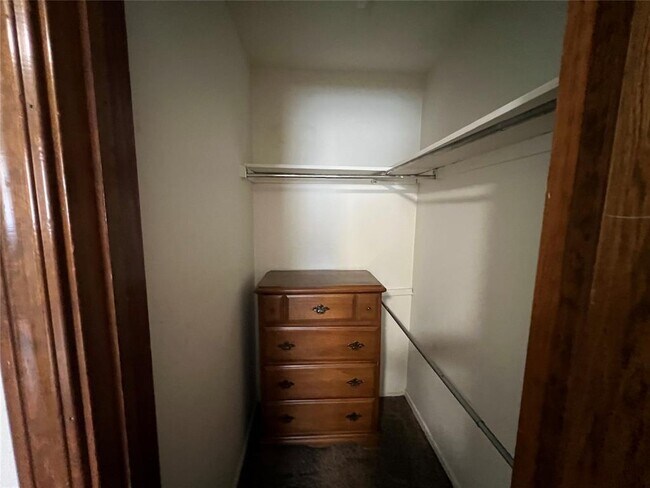 Building Photo - 1020 N 6th St