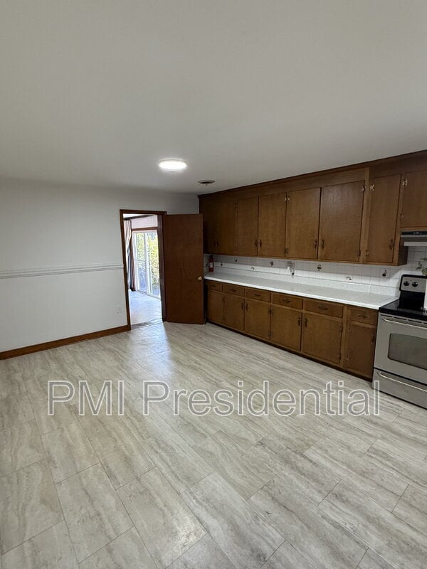 Building Photo - 5710 Tuskwillow Dr