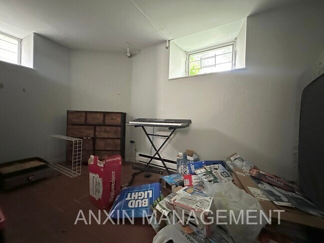 Building Photo - 71 Gardner St