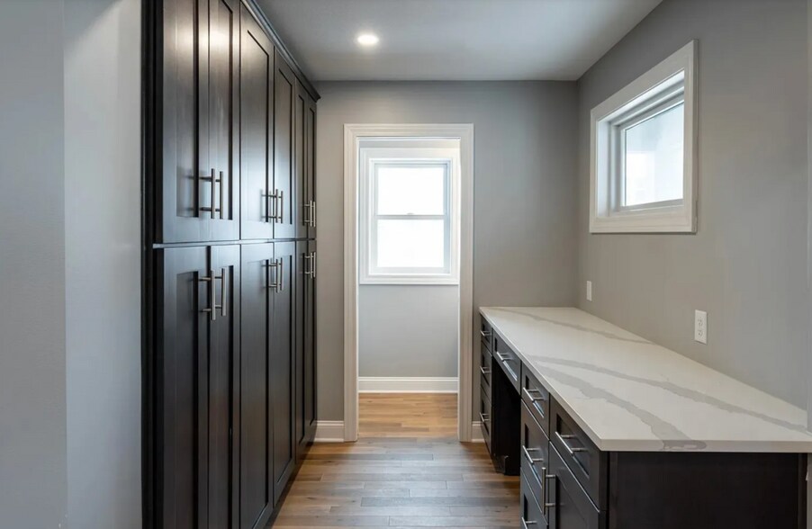 Building Photo - 4464 Broadway Blvd