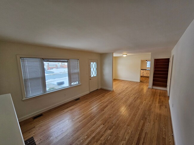 Building Photo - 616 N Washington St