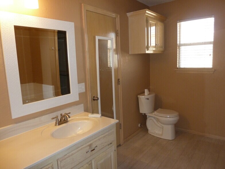 master bathroom - 505 NW 174th St