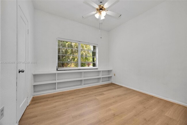 Building Photo - 5971 SW 48th St