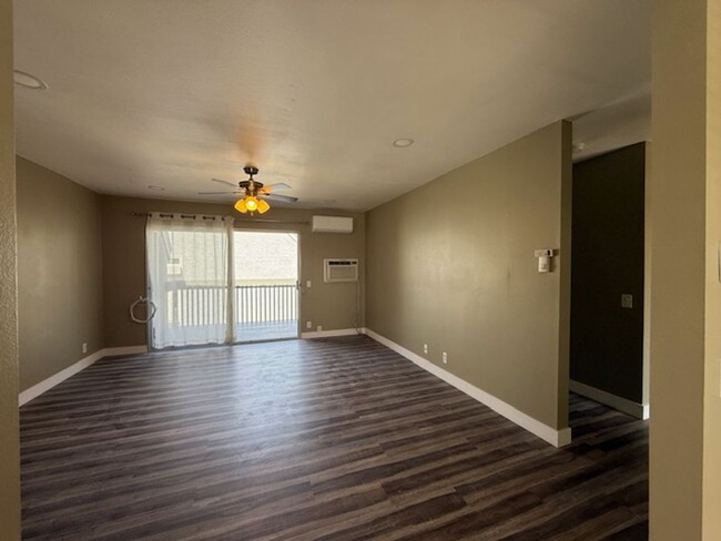 Building Photo - Cozy 2 bedroom, 2 bathroom town home in Wo...