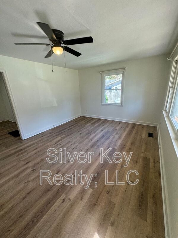 Building Photo - 1214 Jones St