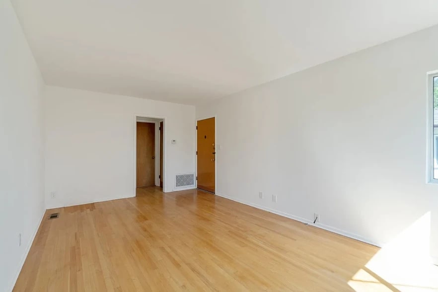 Building Photo - 2001 N Alvarado St