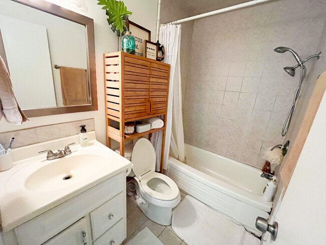 Building Photo - 19859 Kingswood Ln