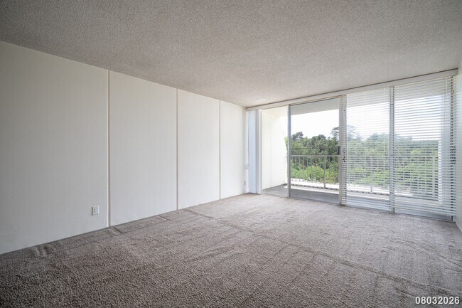 Building Photo - $2,600 / 2br - 2 Bed 1 Bath Condo In Valleyview Melemanu