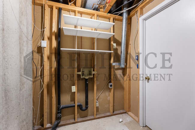 Building Photo - 6534 E 39th Ct N