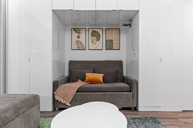 Primary Photo - 12607 Larchmere Blvd